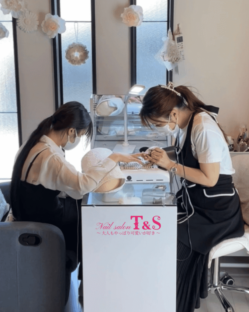 初めての方でも安心して相談できるネイルサロンの雰囲気