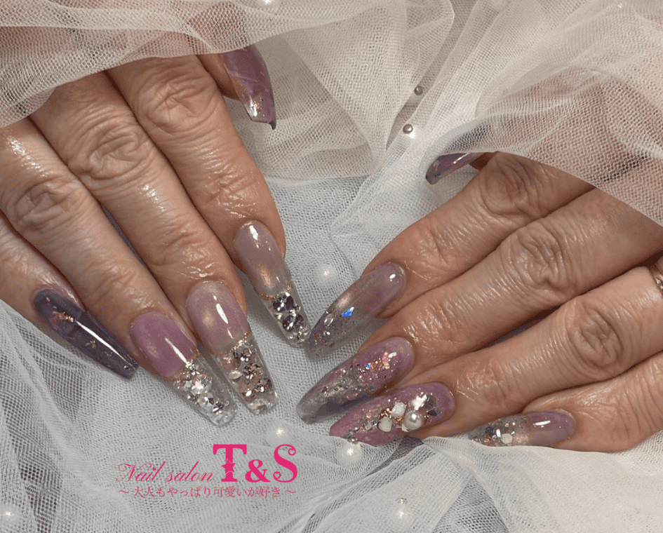 ネイル全体のデザインバランスがわかる仕上がり