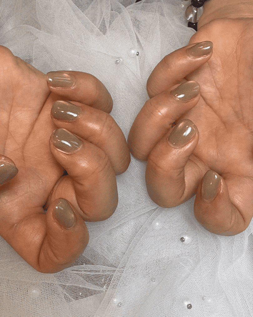 ジェルネイルのシンプルなデザイン例